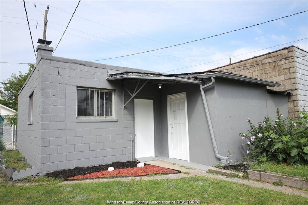 Windsor, ON N9A 2H2,935 LANGLOIS Avenue #GARAGE