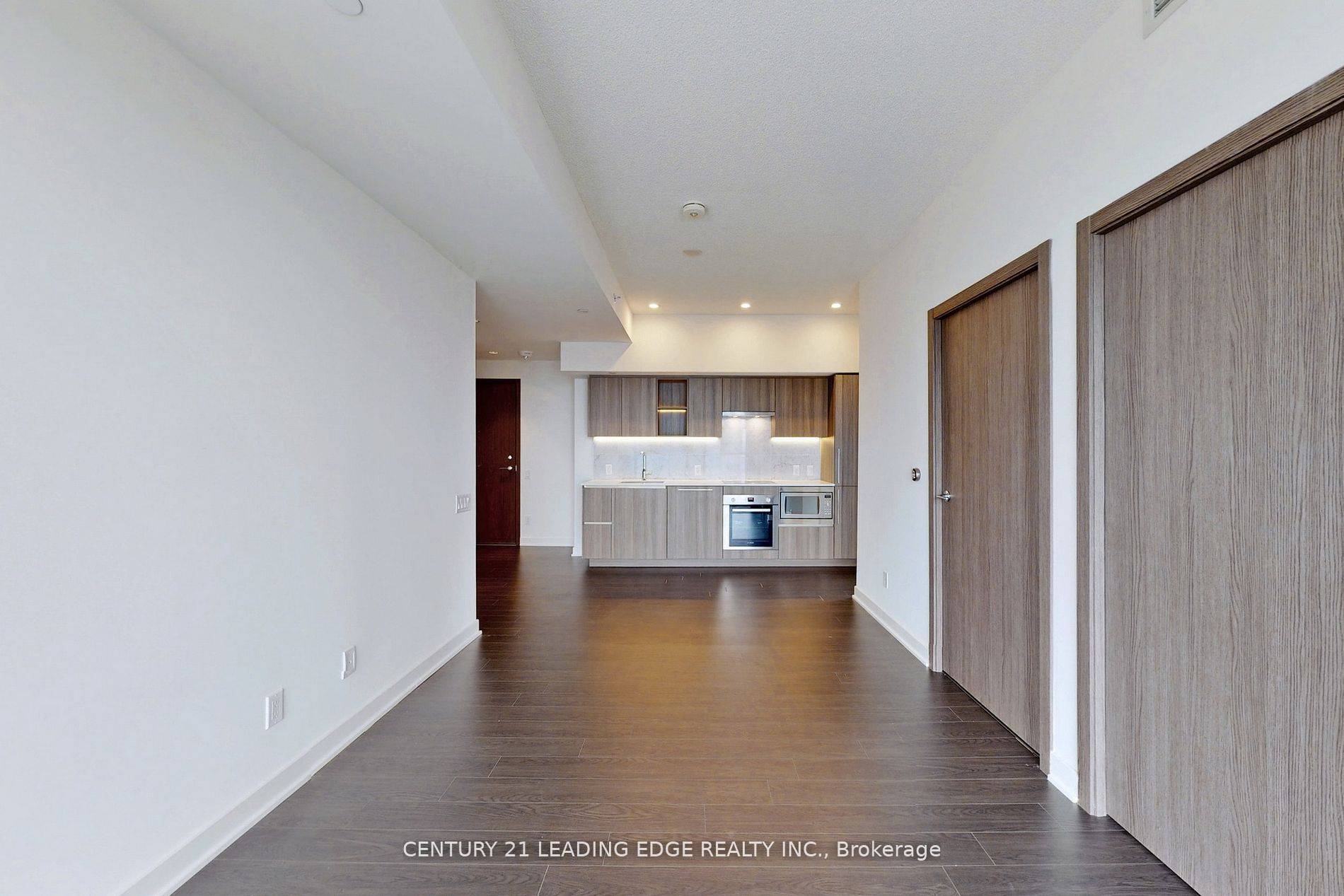 Toronto C01, ON M5V 0N1,17 Bathurst ST #3506