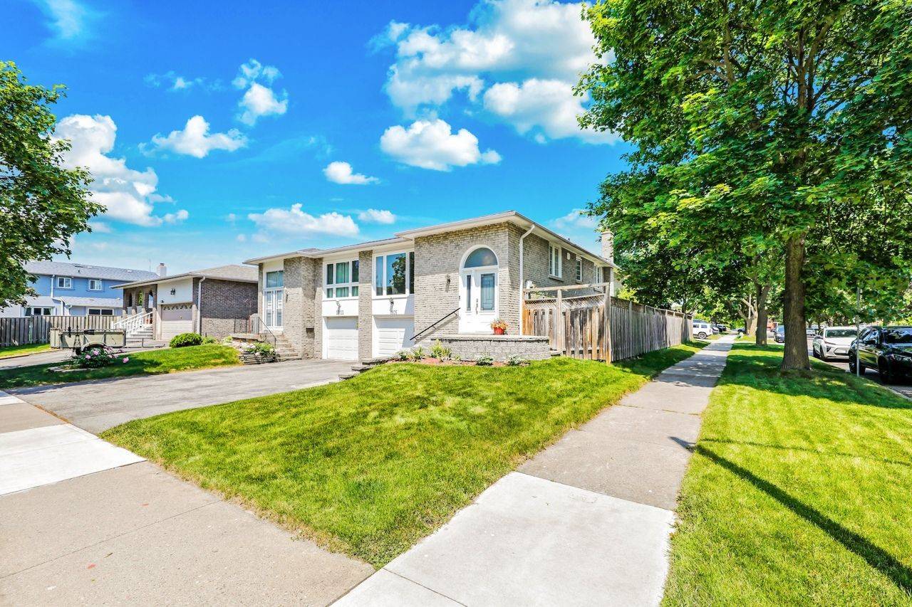 Pickering, ON L1V 3K1,1905 Rosefield RD