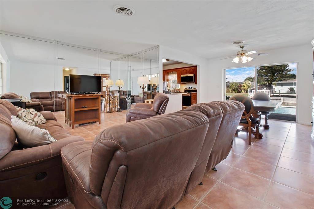 Davie, FL 33314,5651 SW 56th St