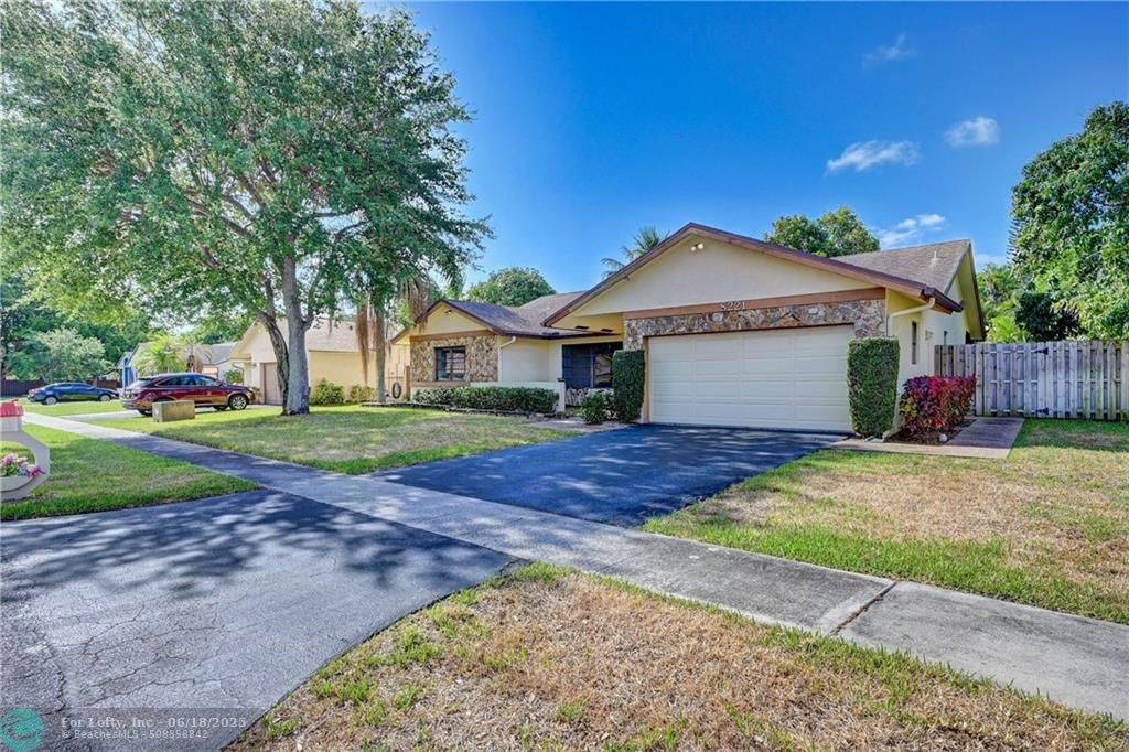 Lauderhill, FL 33351,8221 NW 49th St