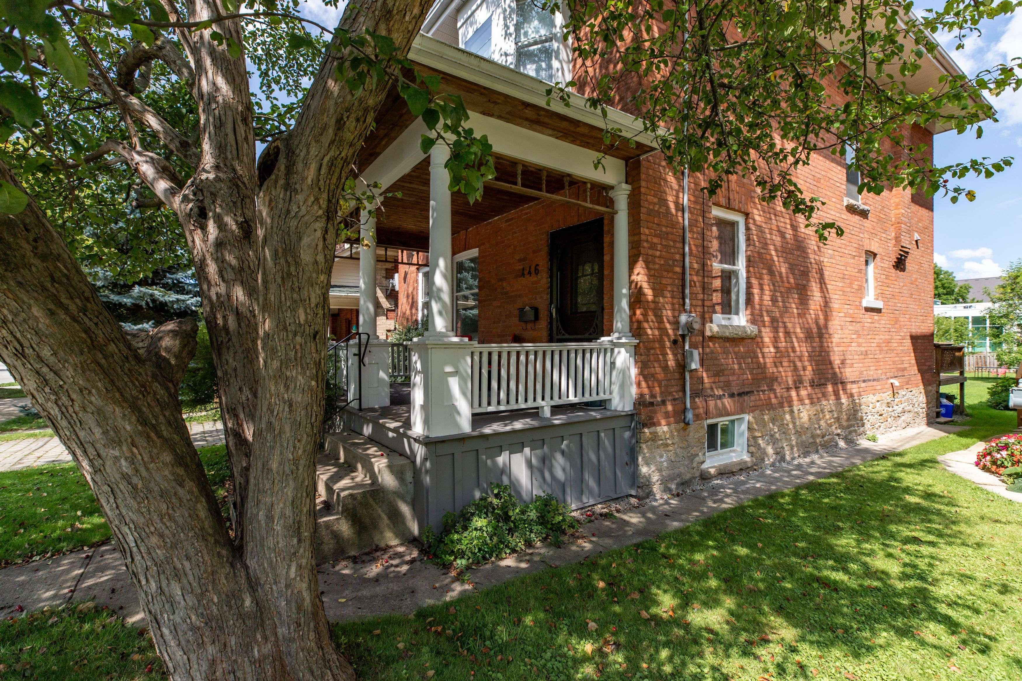 Owen Sound, ON N4K 1P3,446 9TH ST E