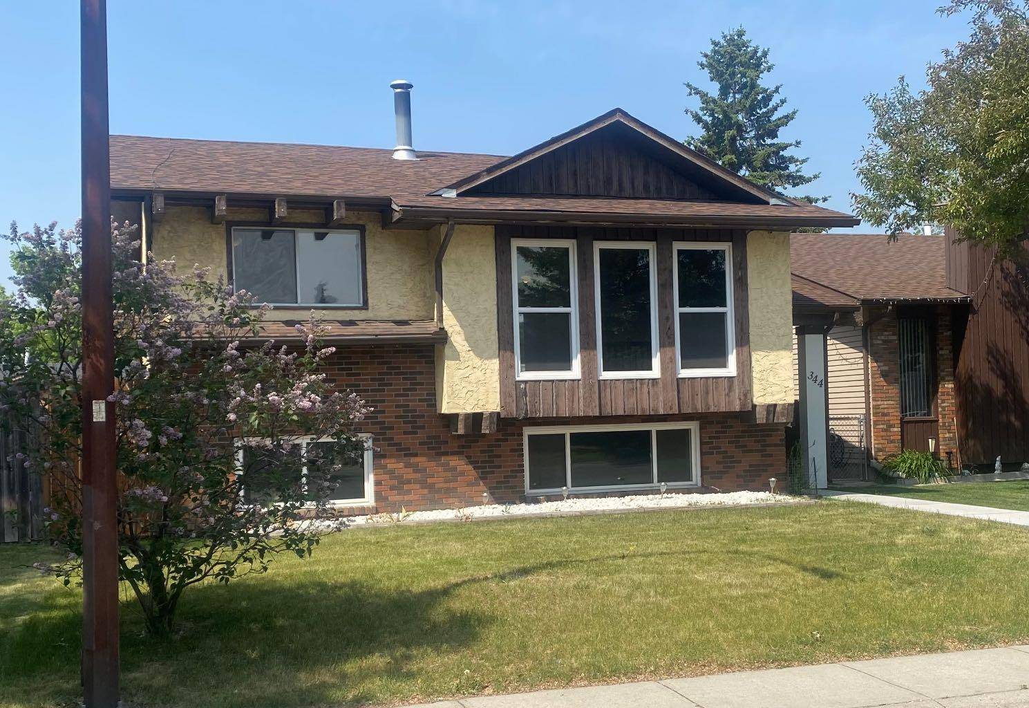 Calgary, AB T1Y 3W4,344 Templeview DR Northeast