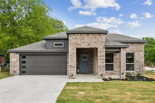 704 Crenshaw Street,  Terrell,  TX 75160