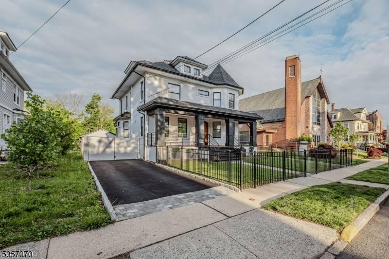 Elizabeth City, NJ 07208,439 Union Ave