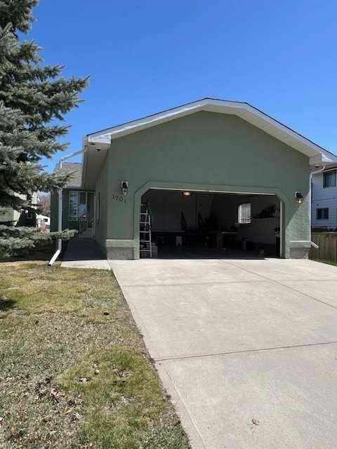Didsbury, AB T0M 0W0,1701 17 ST