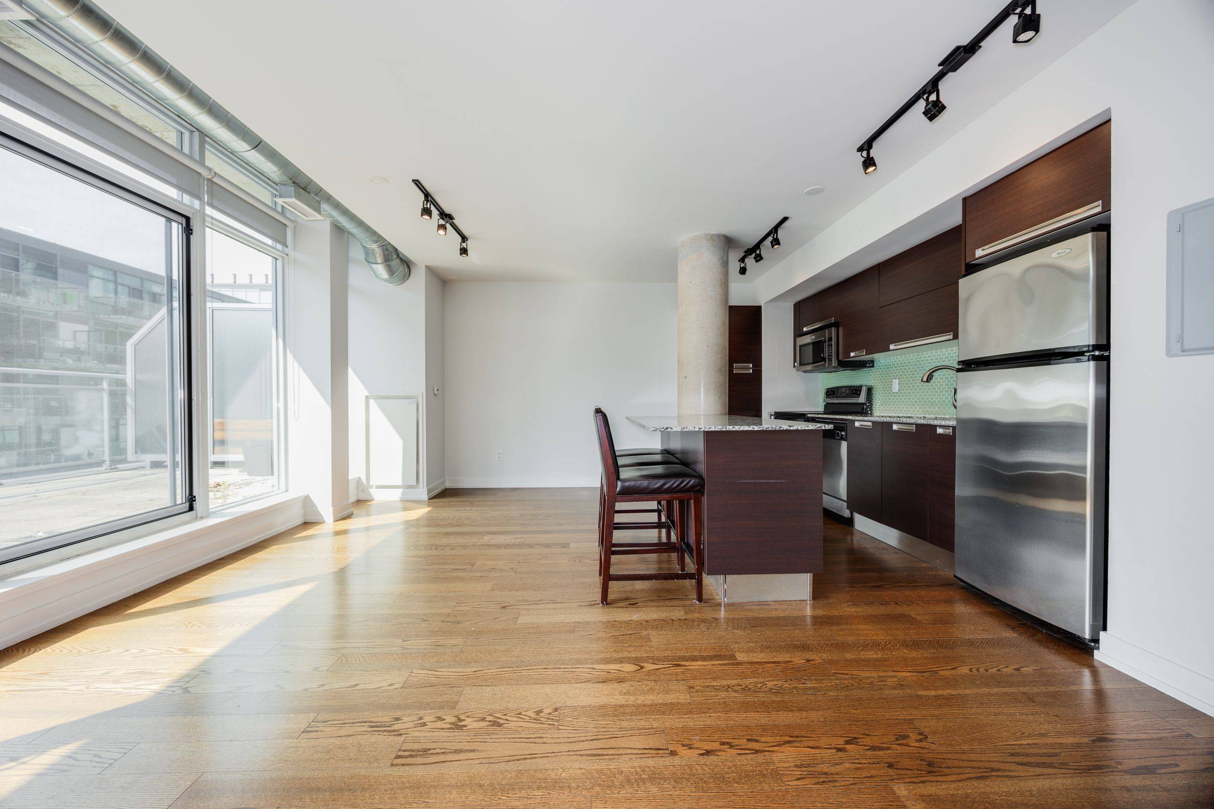 Toronto C01, ON M5V 1H6,20 Stewart ST #702