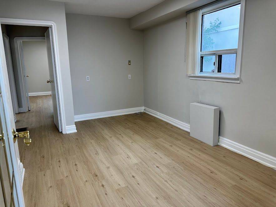 Toronto C06, ON M3H 2S3,629 Sheppard AVE W