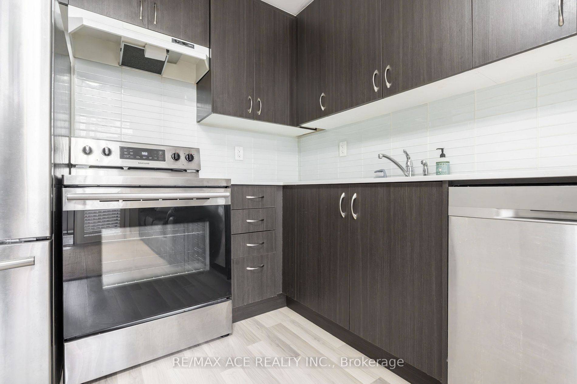 Toronto E11, ON M1B 0C6,1365 Neilson RD #23