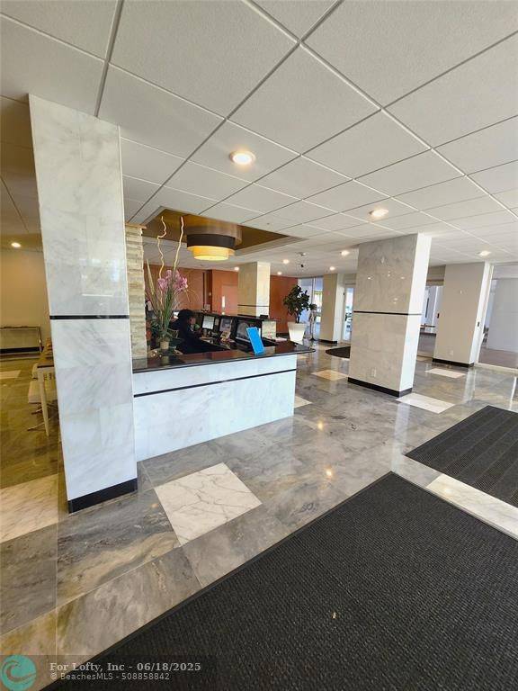 Fort Lauderdale, FL 33308,3333 NE 34th St  #1702