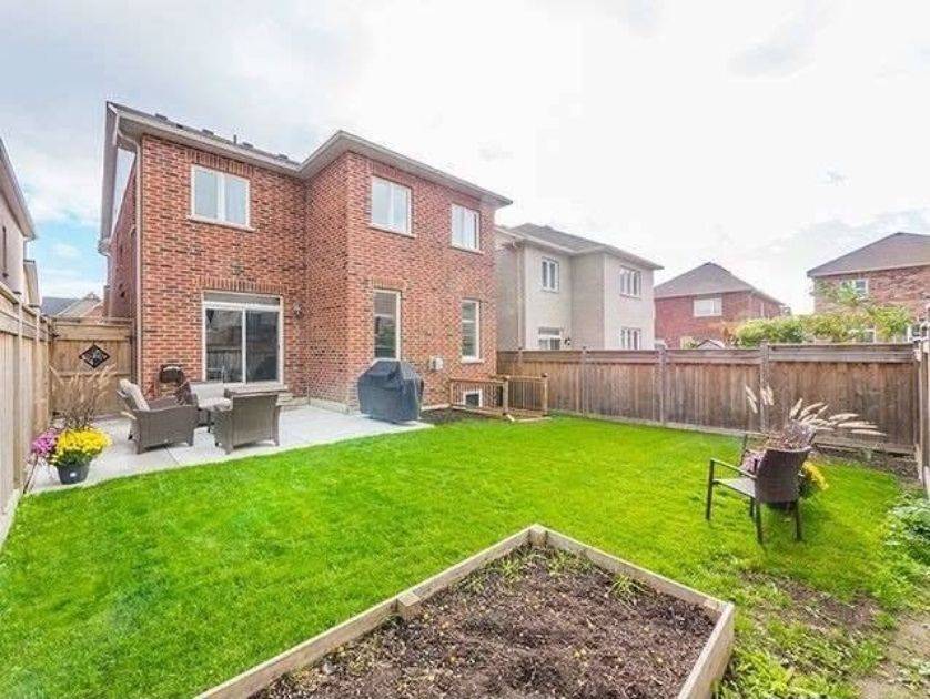 East Gwillimbury, ON L9N 0A5,10 Harvest Hills BLVD
