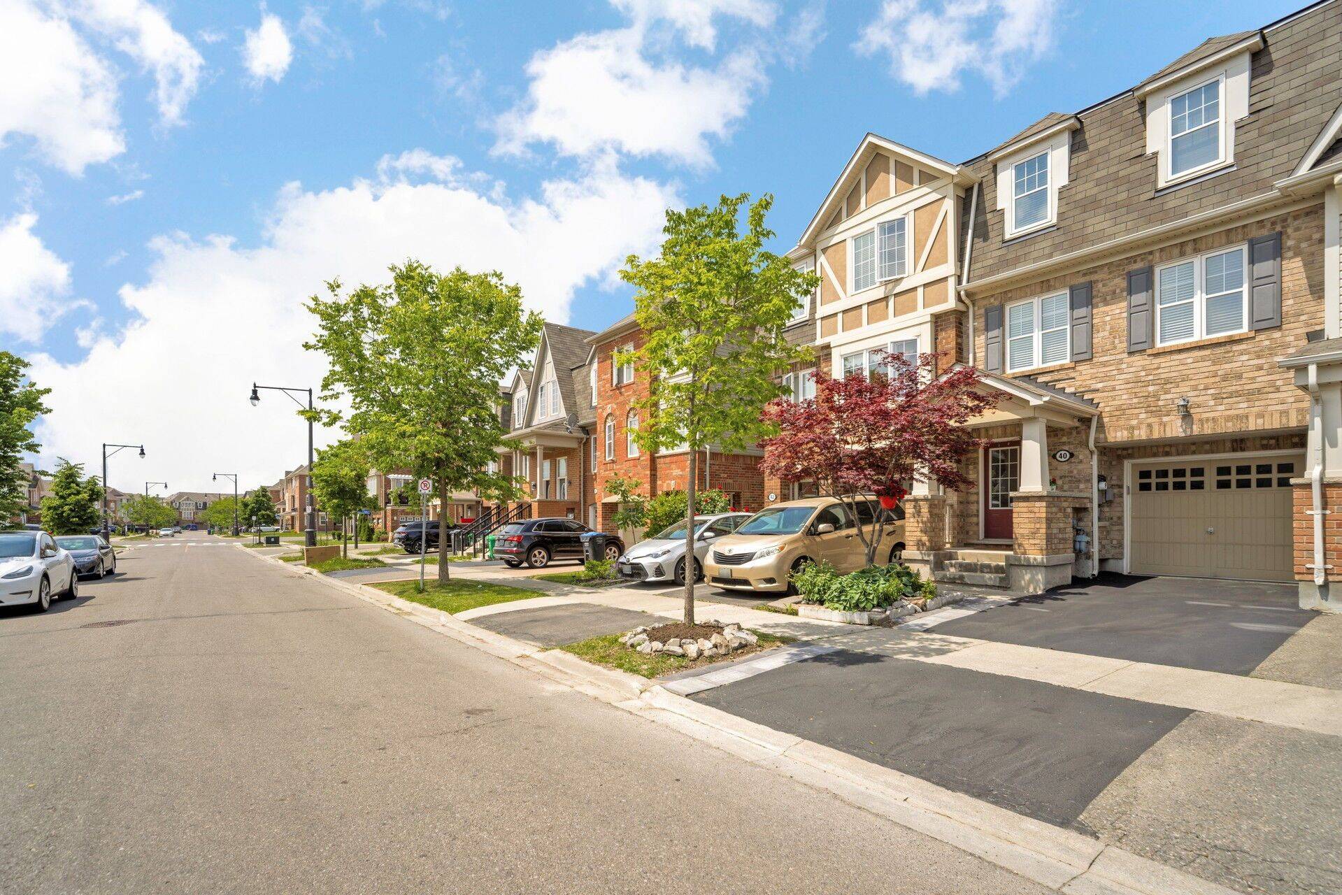 Brampton, ON L7A 0S7,40 Donomore DR