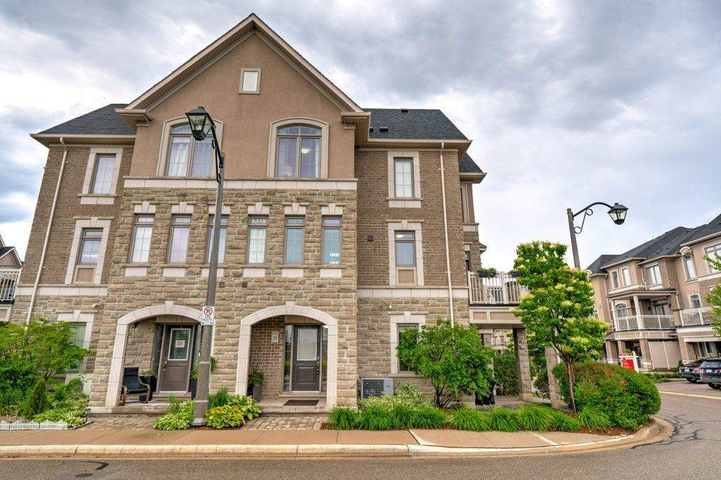 Oakville, ON L6M 0S4,2435 Greenwich DR #35