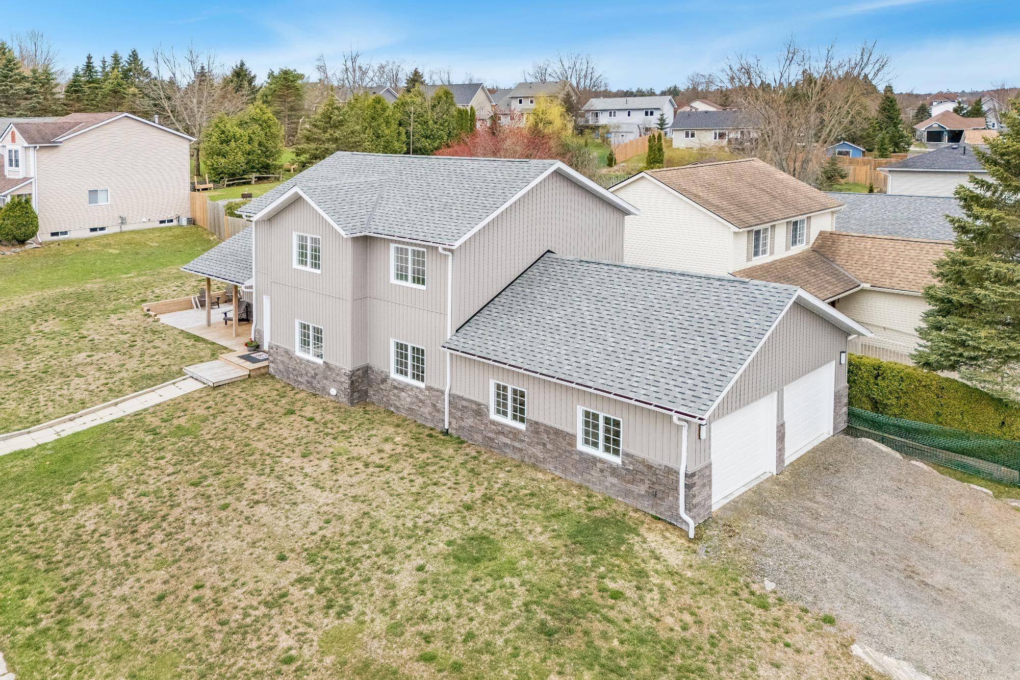 15 Lankin AVE, Bracebridge, ON P1L 1Y4