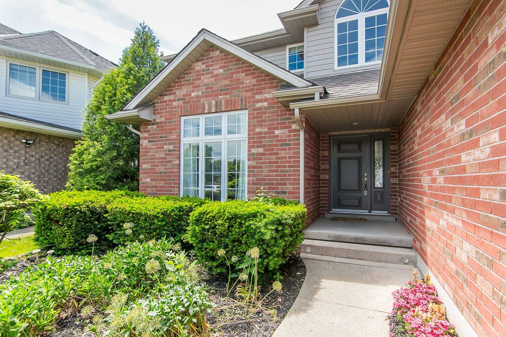 Guelph, ON N1C 1E2,18 Sandpiper DR