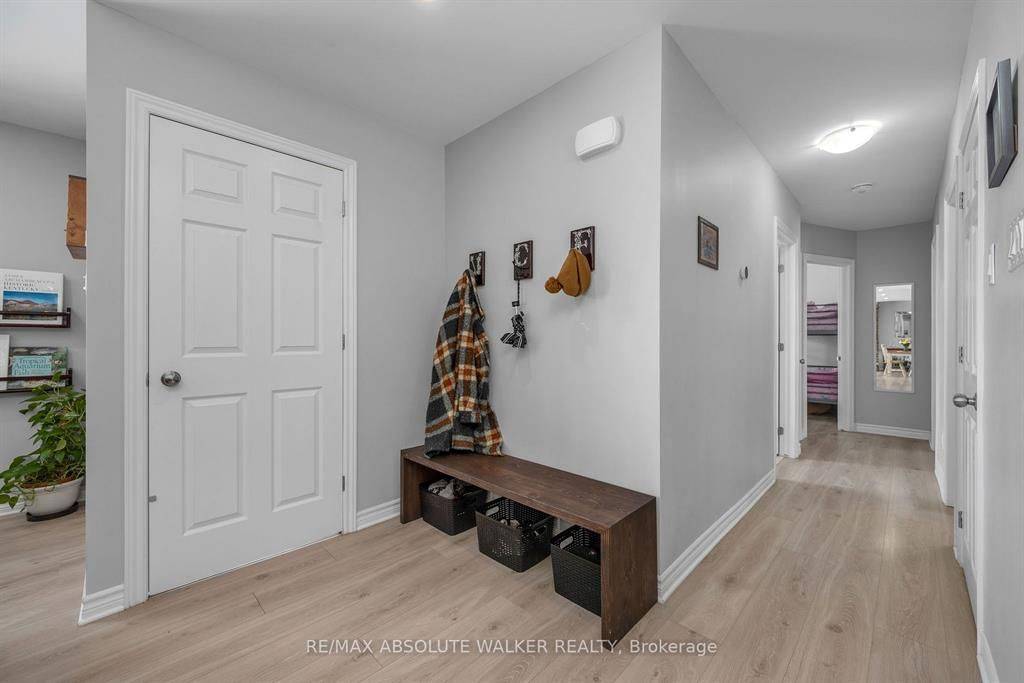 Country Place - Pineglen - Crestview And Area, ON K2C 3H1,2477 Merivale RD