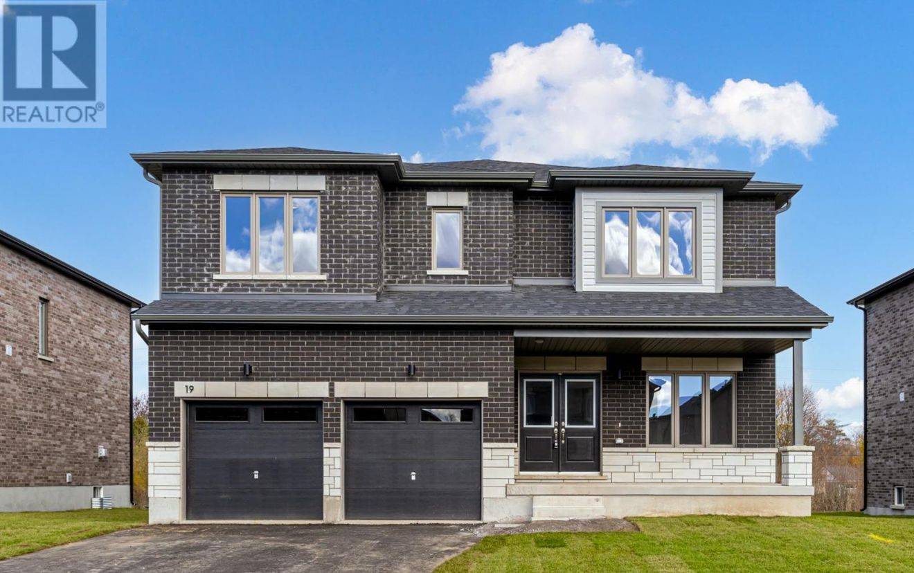 19 Tulip CRES, Norfolk, ON N3Y 0G8