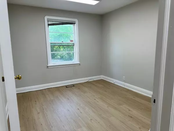 Toronto C06, ON M3H 2S3,629 Sheppard AVE W