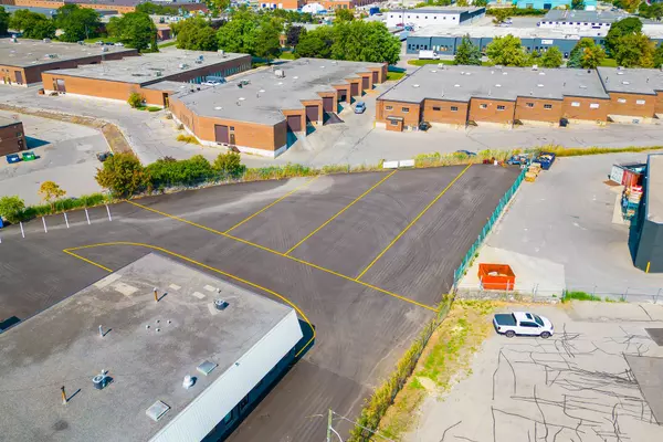 Vaughan, ON L4K 2H5,582 Rivermede RD #12 & 18-21