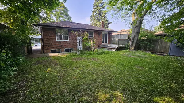 Richmond Hill, ON L4C 1R7,445 Paliser CRES N