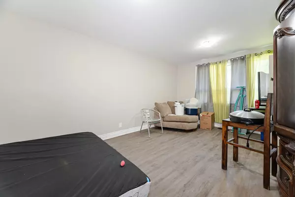 Toronto W07, ON M8Y 3G6,26 Bonnyview DR