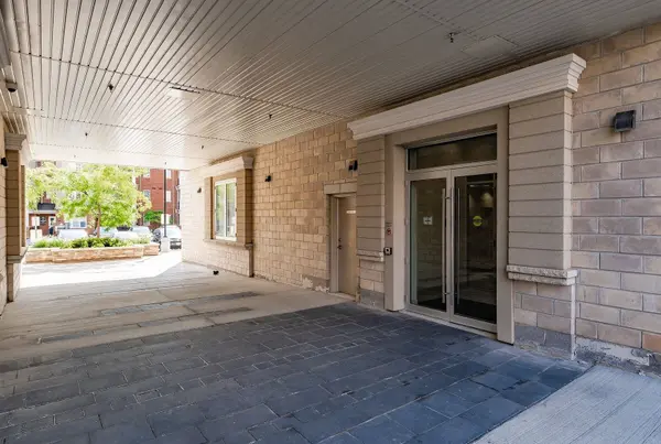 Oakville, ON L6H 7S8,216 Oak Park BLVD #226