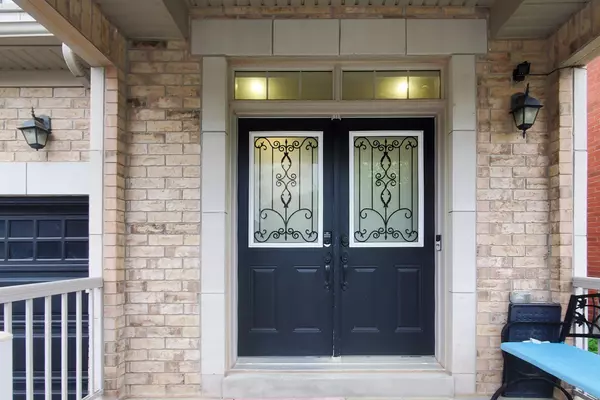 Oakville, ON L6M 0S7,3072 Janice DR