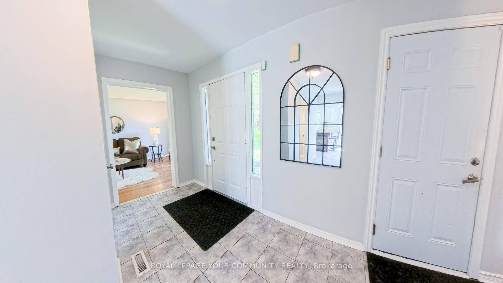 Georgina, ON L4P 3L1,6 Oakmeadow BLVD
