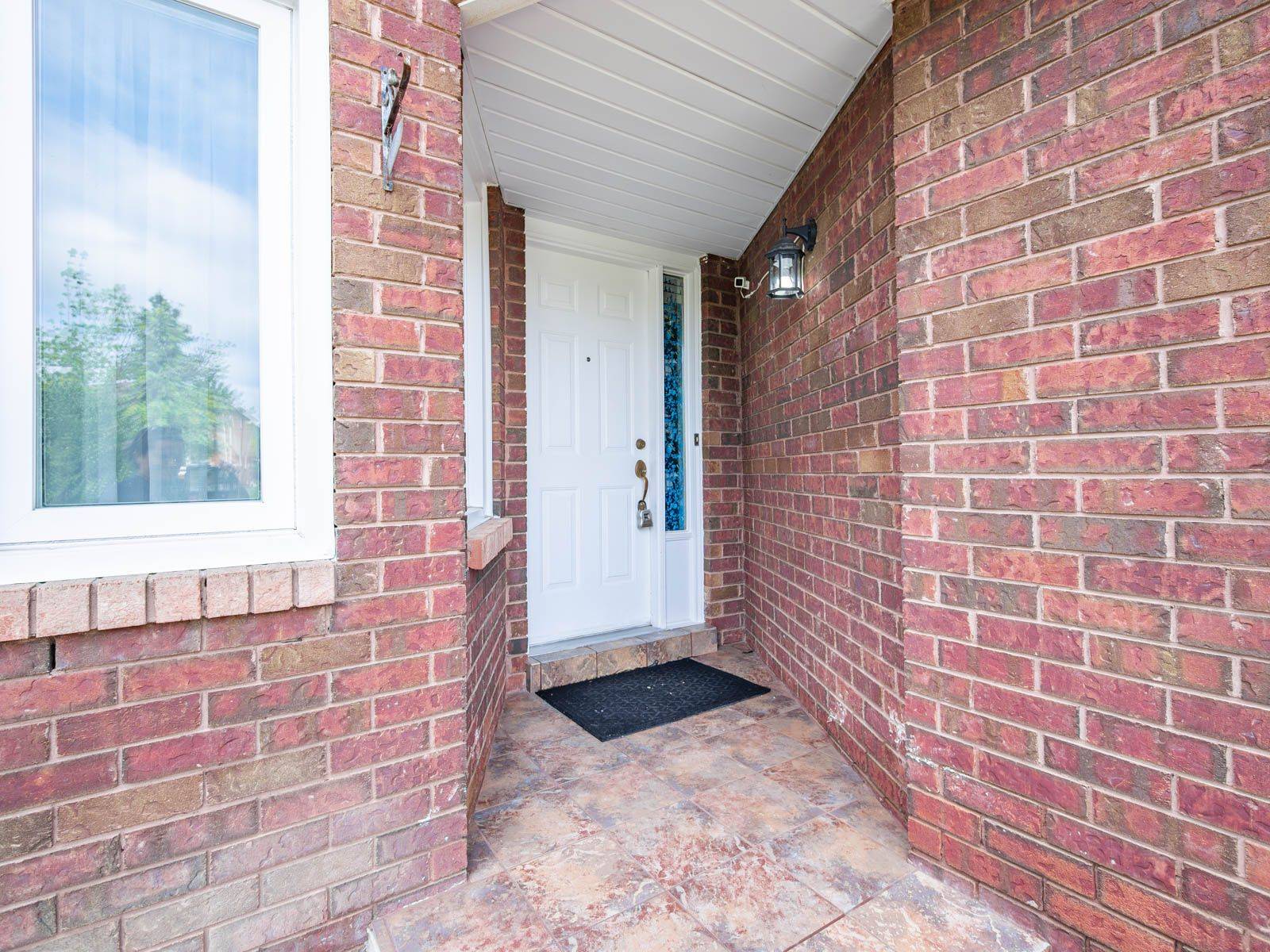 Richmond Hill, ON L4S 1C9,280 Bernard AVE
