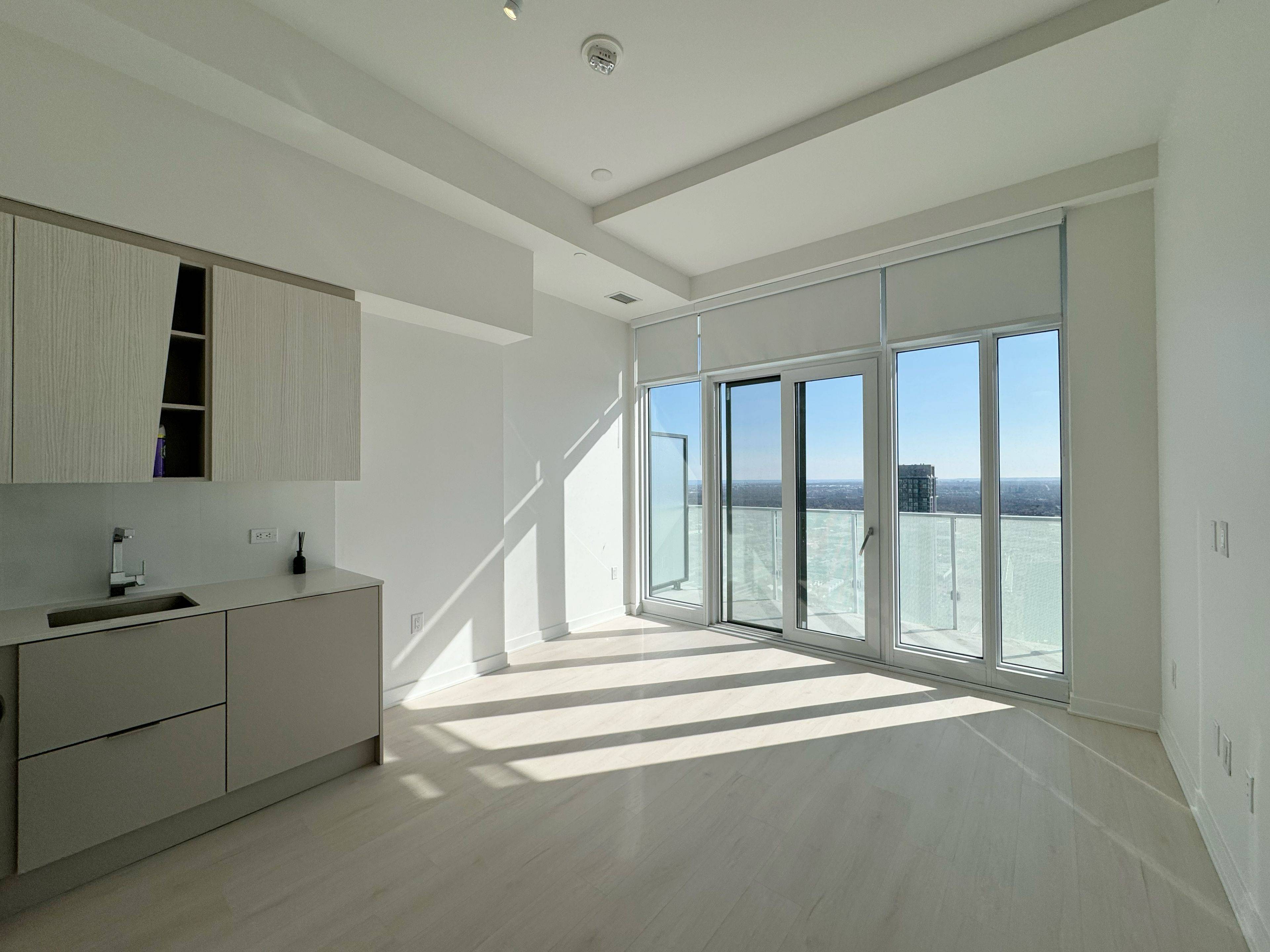 Mississauga, ON L5B 0M3,3900 Confederation Pkwy #4805