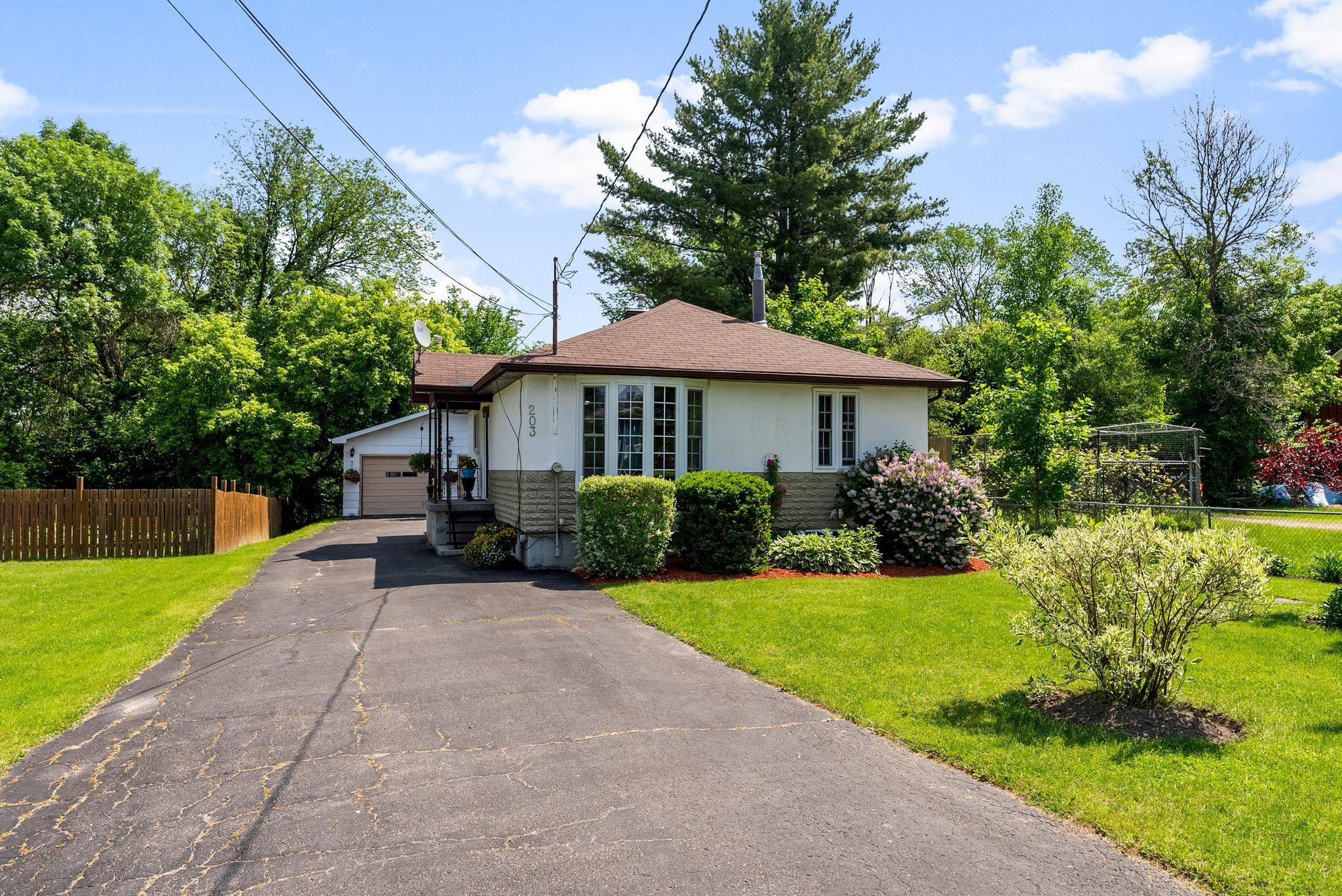 Pembroke, ON K8A 7T5,203 Everett ST