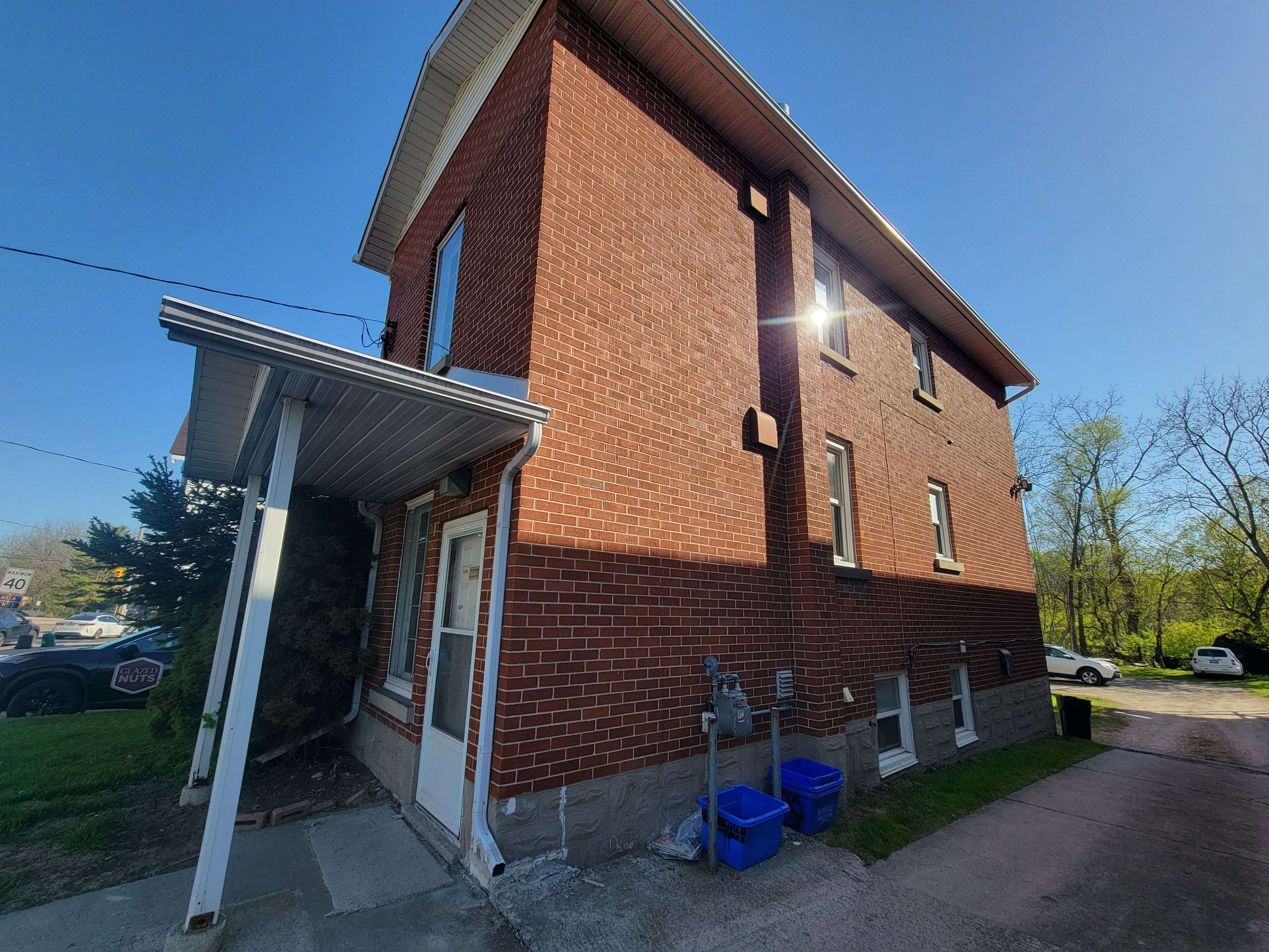 Kitchener, ON N2G 1P8,11 Strange ST #3