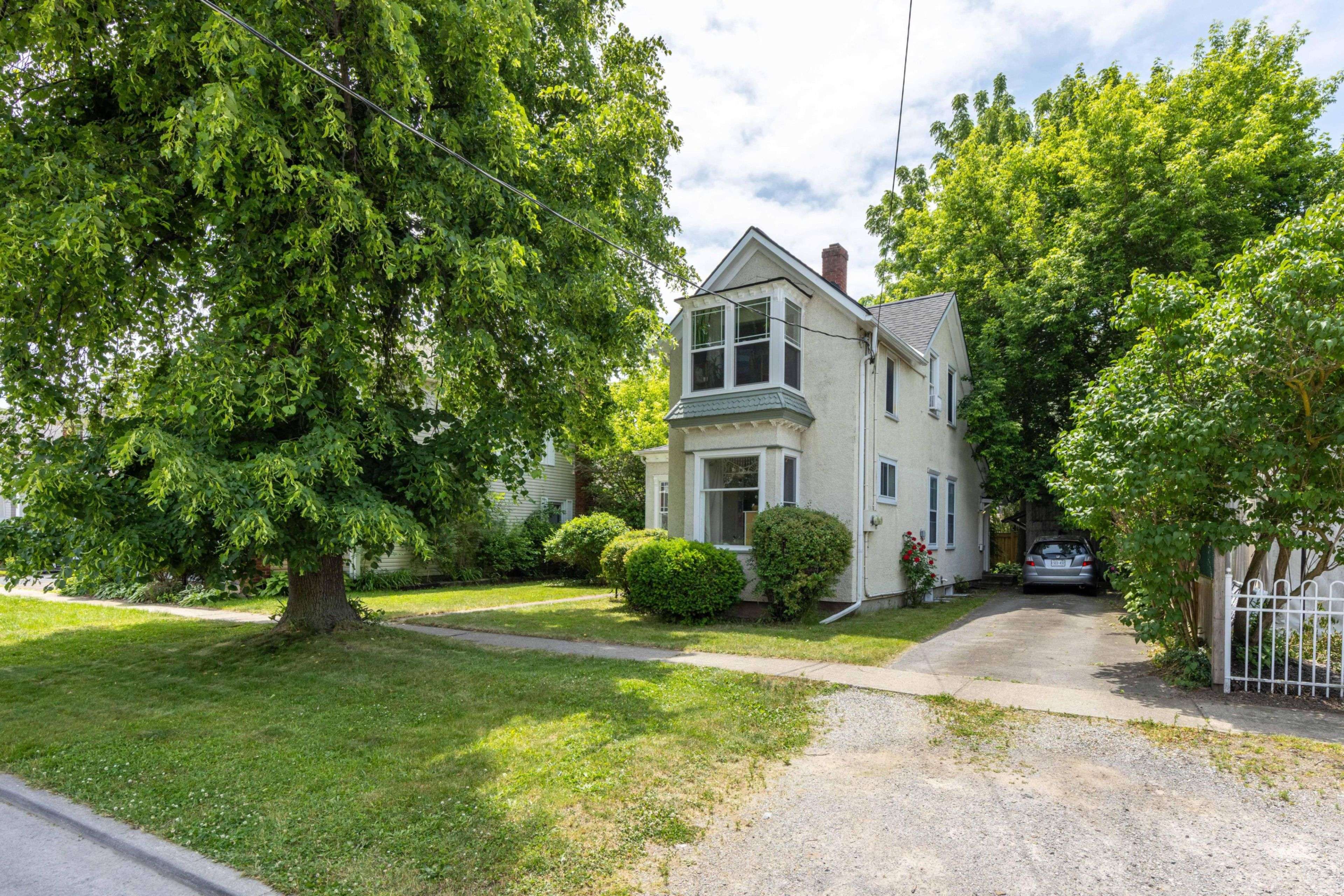 St. Catharines, ON L2R 1Z7,40 Dacotah ST