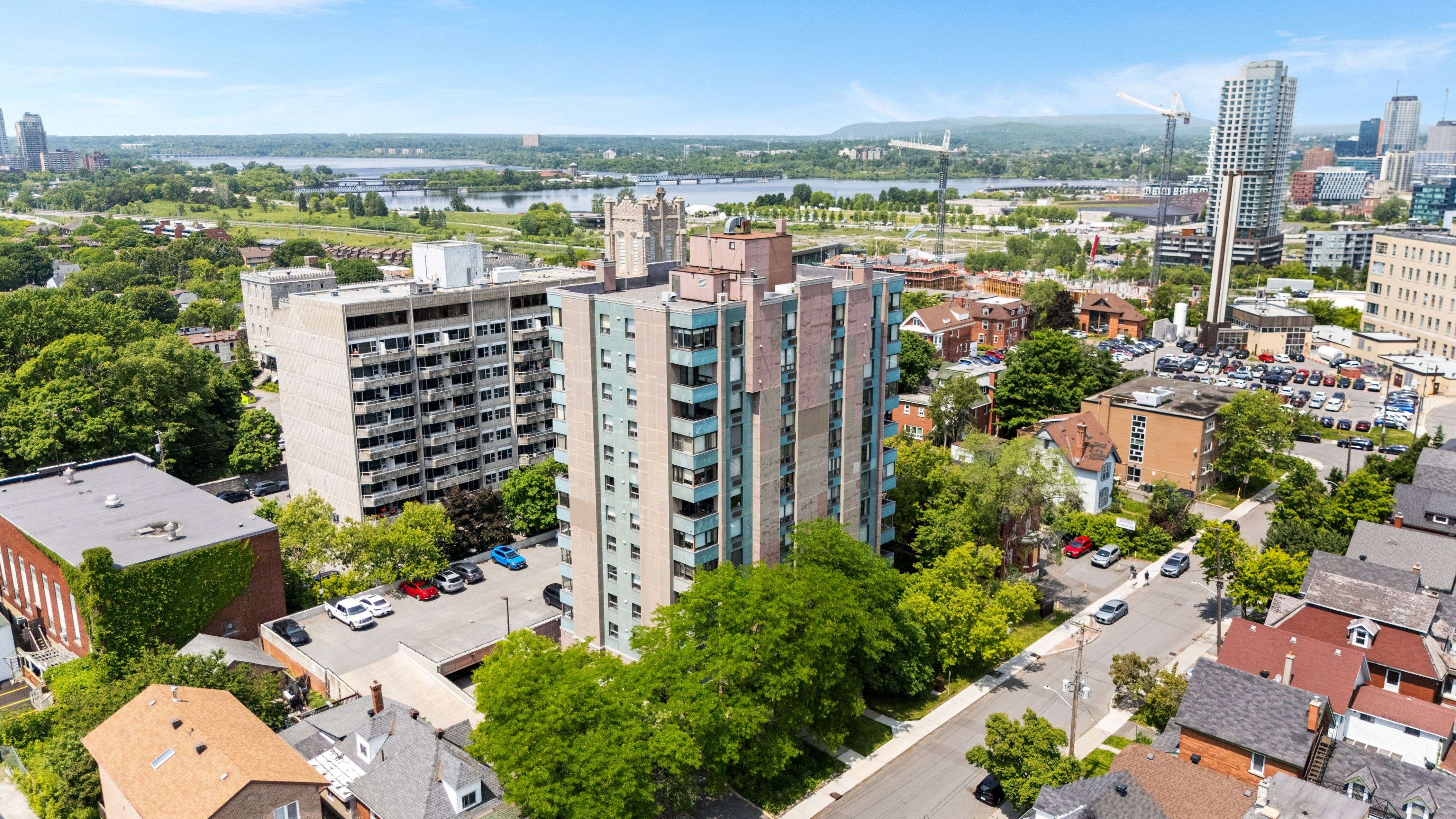 West Centre Town, ON K1R 7T5,40 Arthur ST #704
