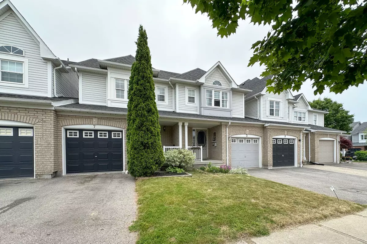 Whitby, ON L1R 2Z4,7 Fawcett AVE