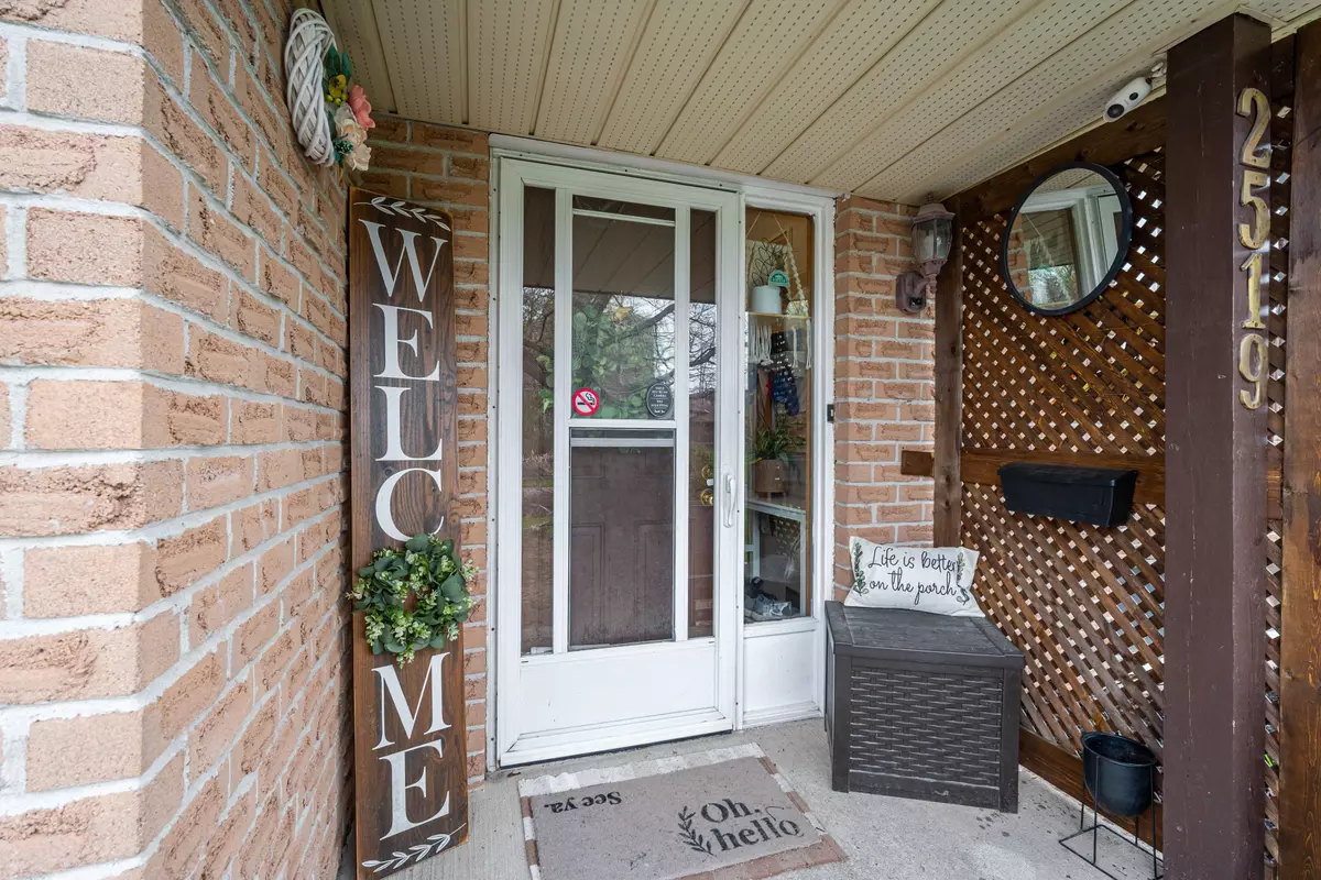 Peterborough East, ON K9L 1X2,2519 Foxmeadow RD
