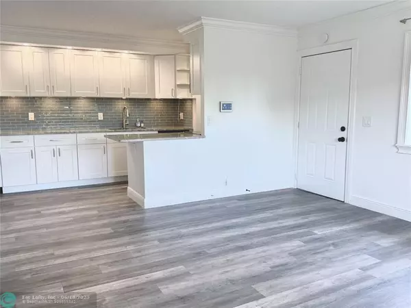 Deerfield Beach, FL 33441,567 Trace Cir #111