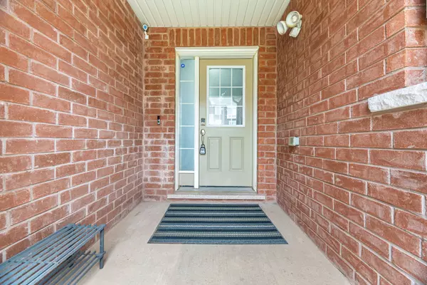 Brampton, ON L7A 4P1,74 Metro CRES