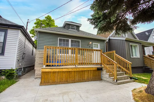 Hamilton, ON L8H 3H6,143 McAnulty BLVD