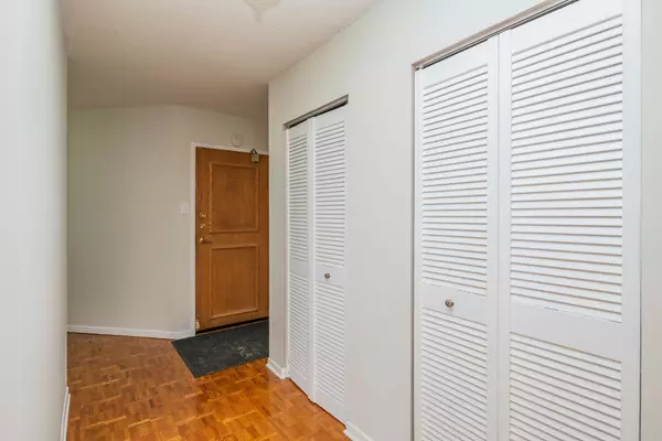 West Centre Town, ON K1R 7T5,40 Arthur ST #704