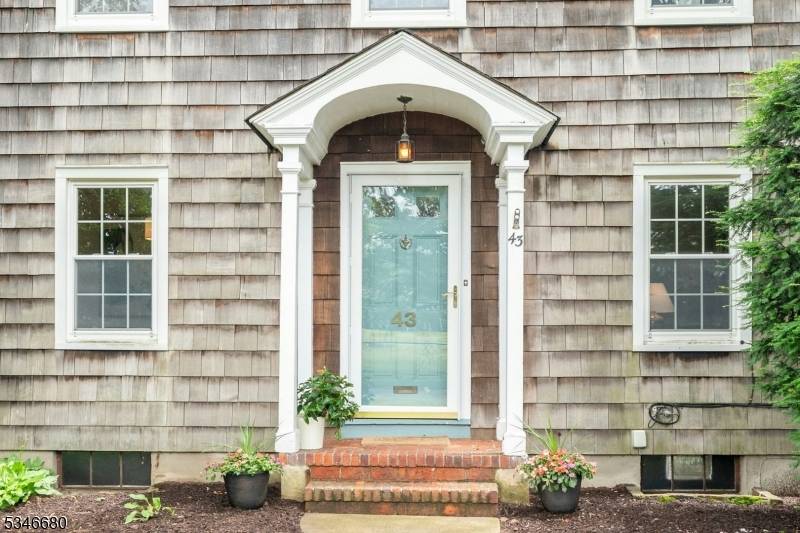 Montclair Twp., NJ 07042,43 Essex Ave