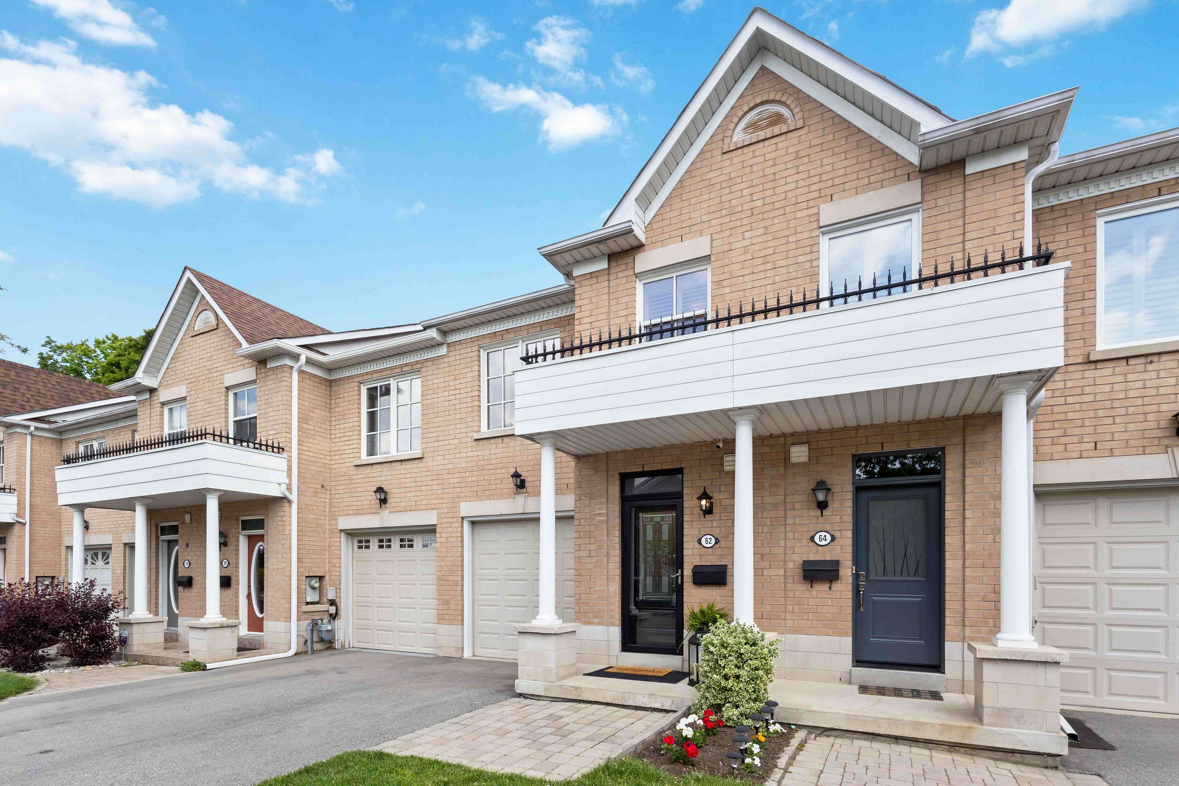 62 Dallimore CIR,  Toronto C13,  ON M4C 4C5