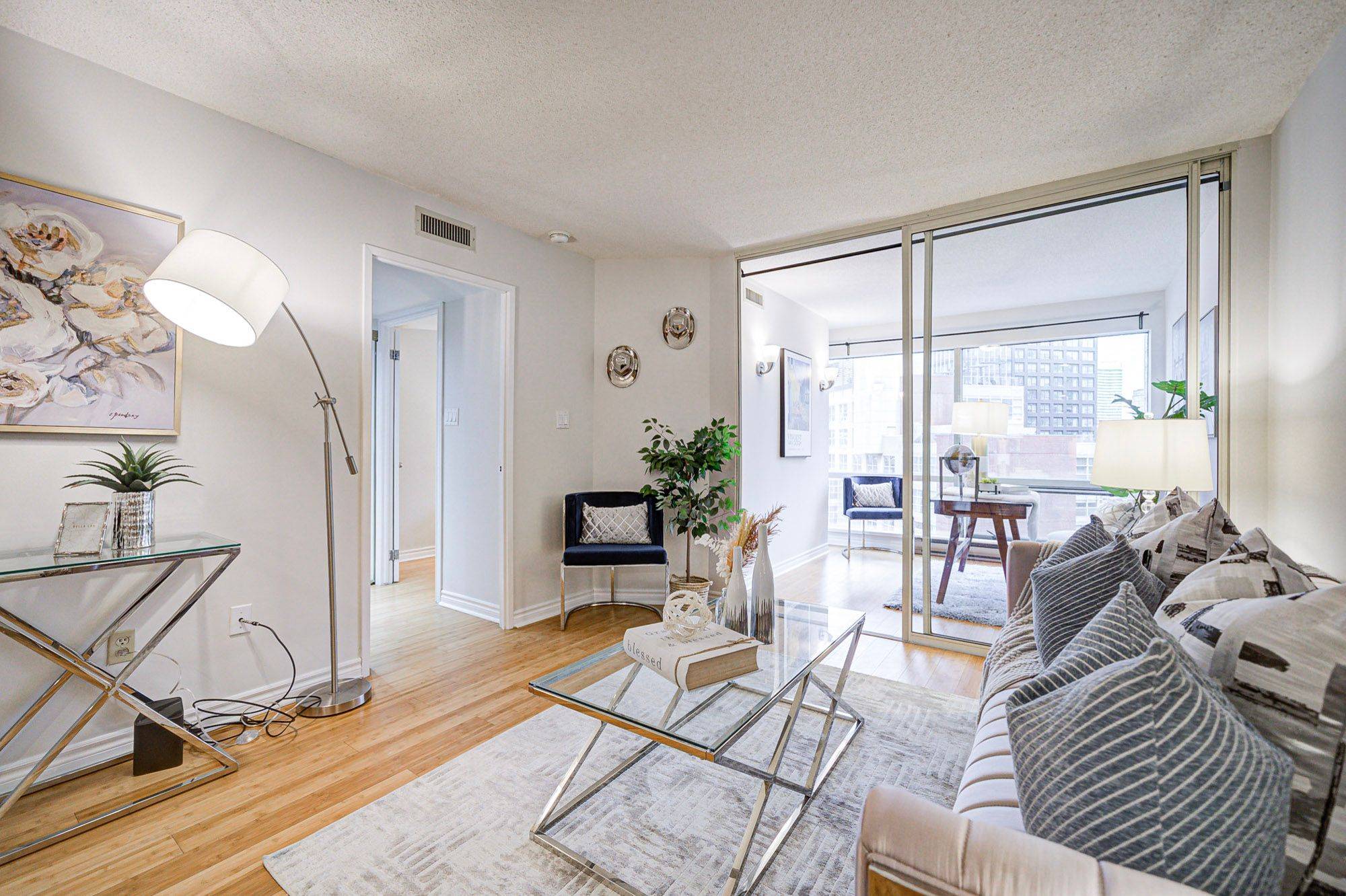 1001 Bay ST #1506, Toronto C01, ON M5S 3A6