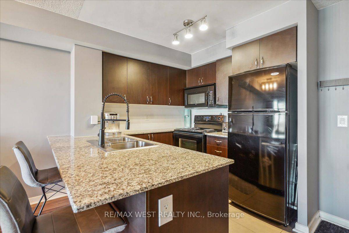 Pickering, ON L1W 1L7,1235 Bayly ST #1105