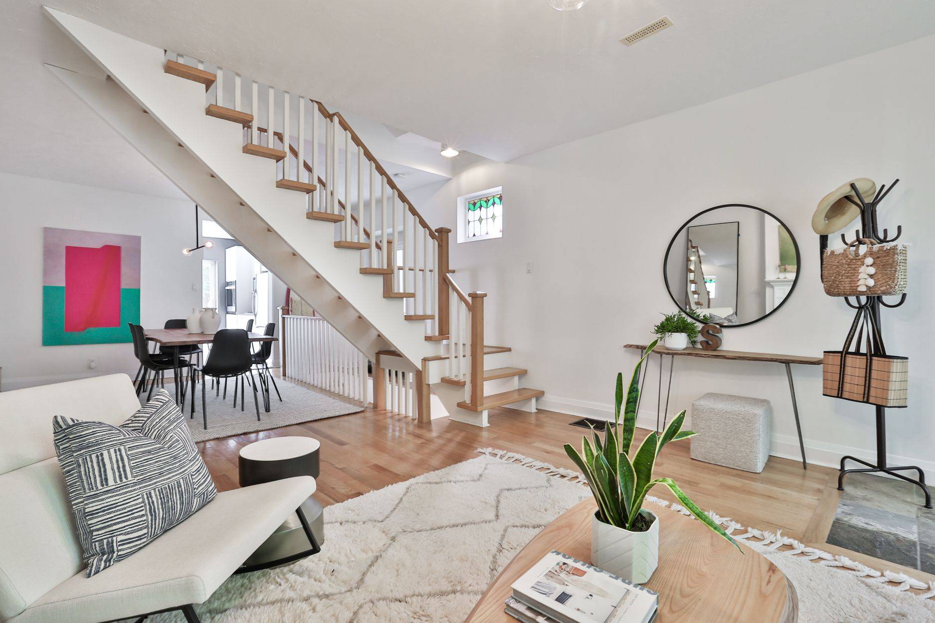 Toronto E01, ON M4L 2M7,9 Prust AVE
