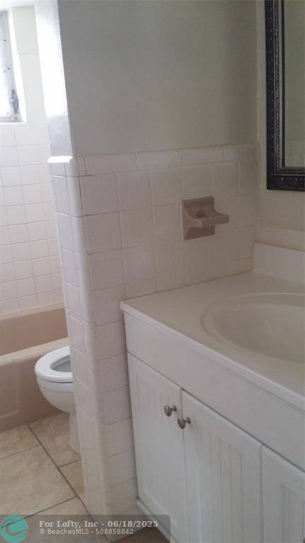 Hollywood, FL 33021,3501 Van Buren St  #3