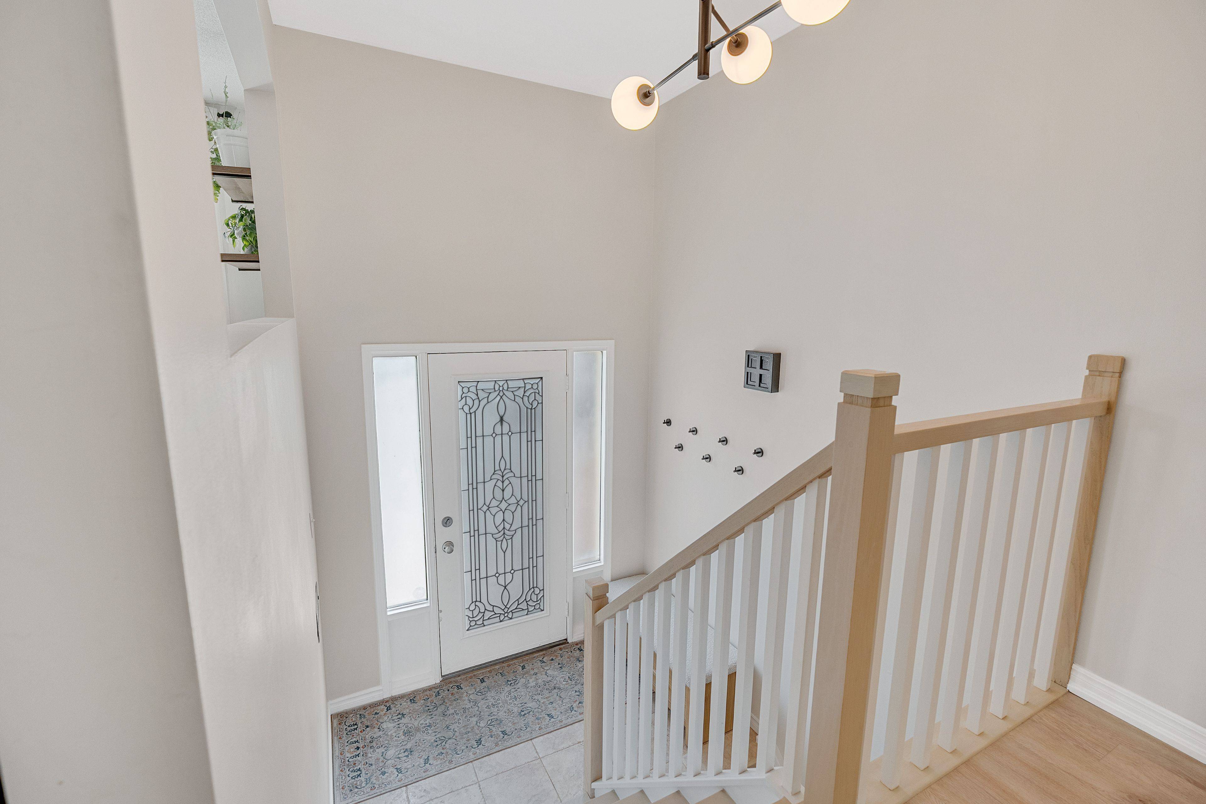 Bradford West Gwillimbury, ON L3Z 2L5,174 Melbourne DR