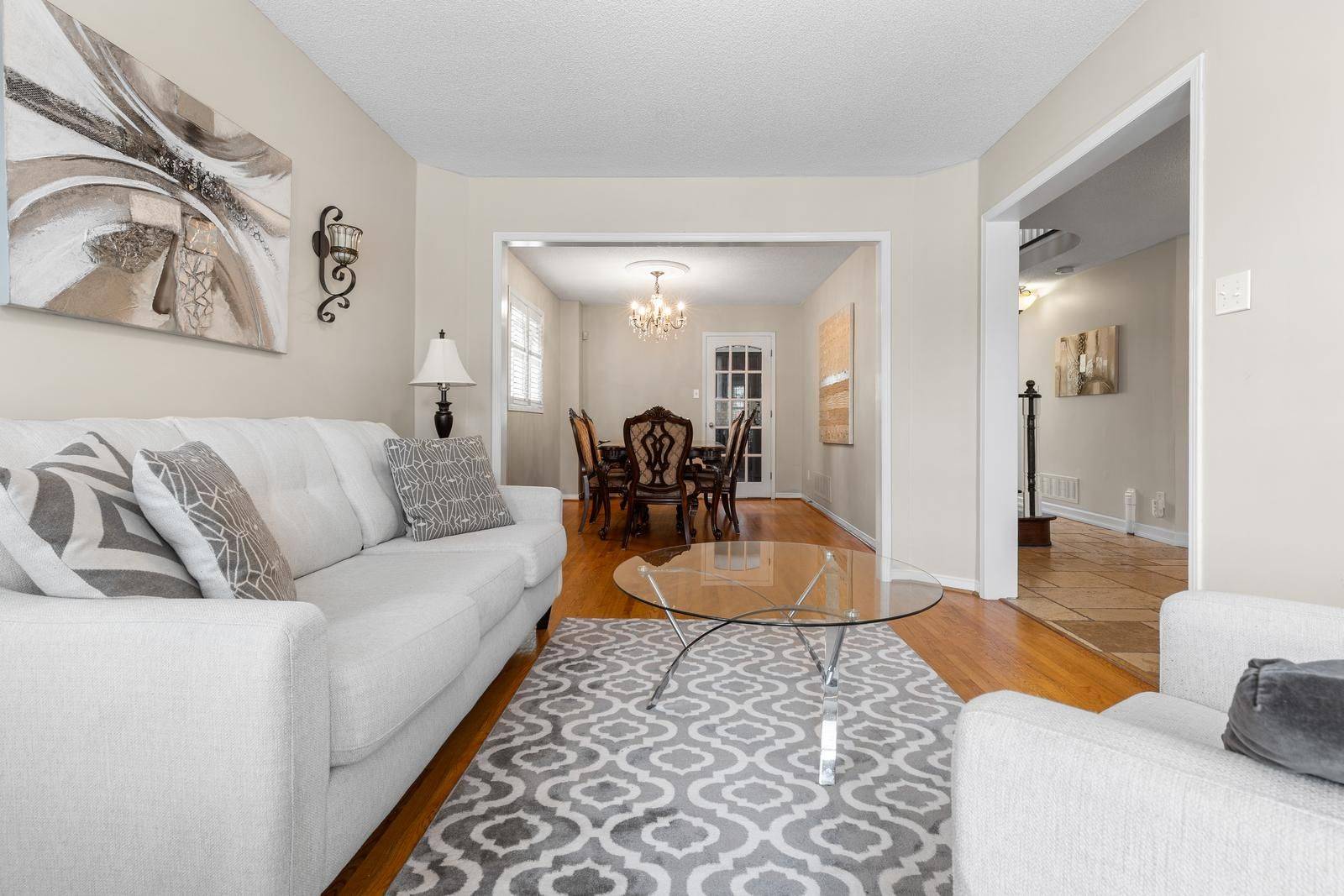 Mississauga, ON L5N 7N4,7202 Black Walnut TRL