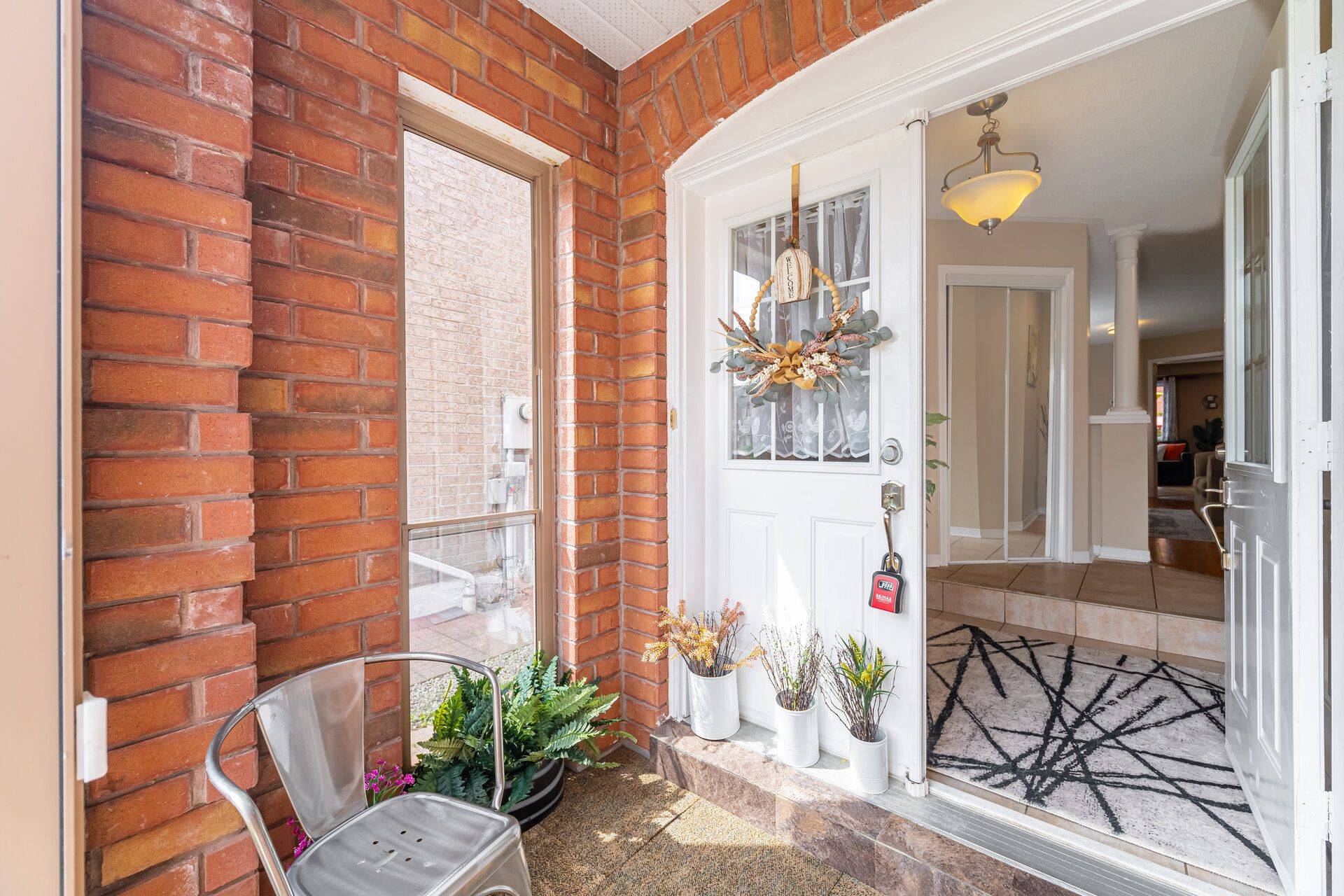 Mississauga, ON L5V 3A8,5642 Armando AVE