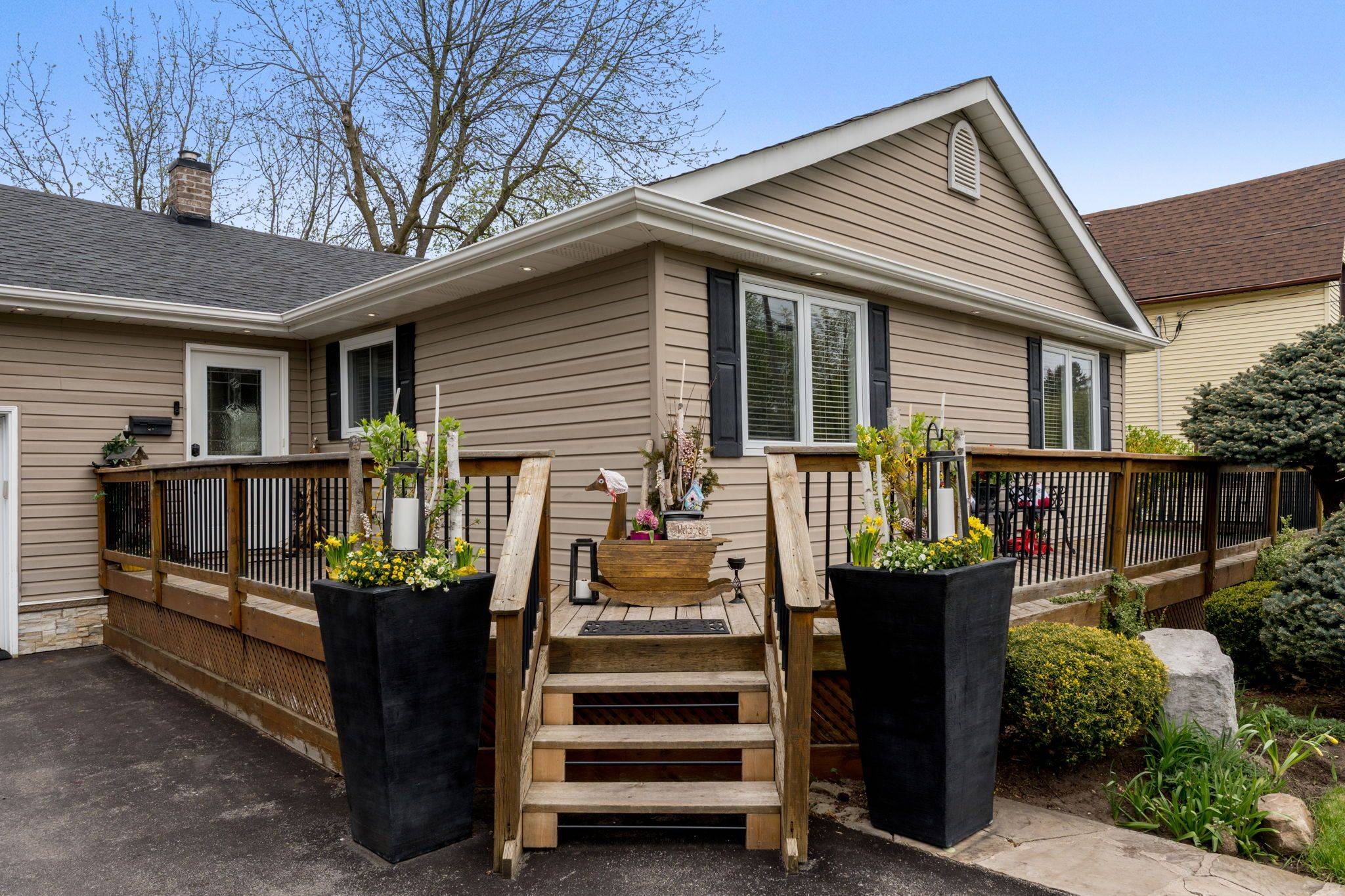 Halton Hills, ON L7G 2J9,41 John ST
